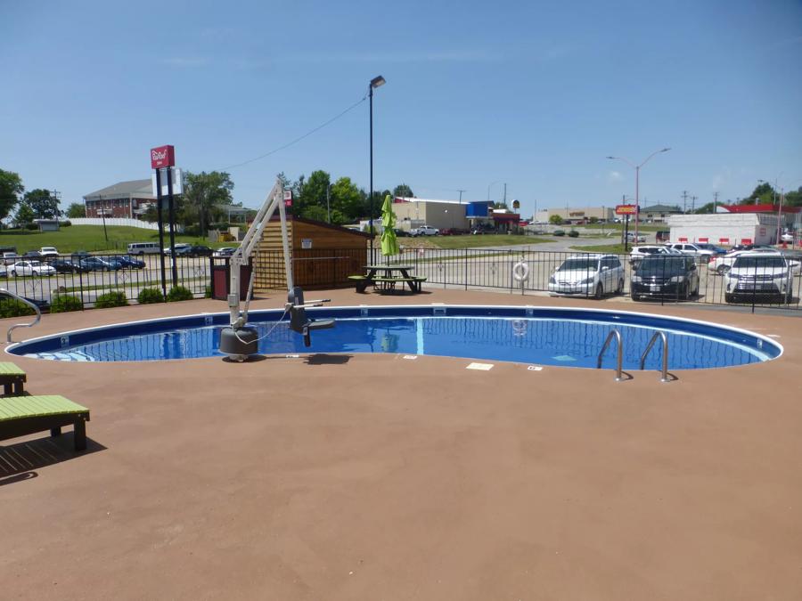 Red Roof Inn Cameron Pool Image