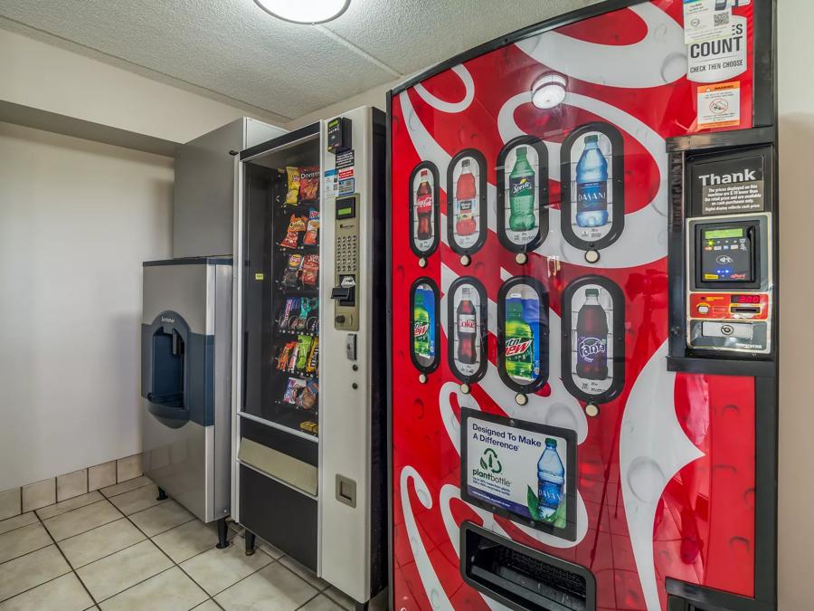 Red Roof Inn Columbia East - Ft Jackson Vending Image