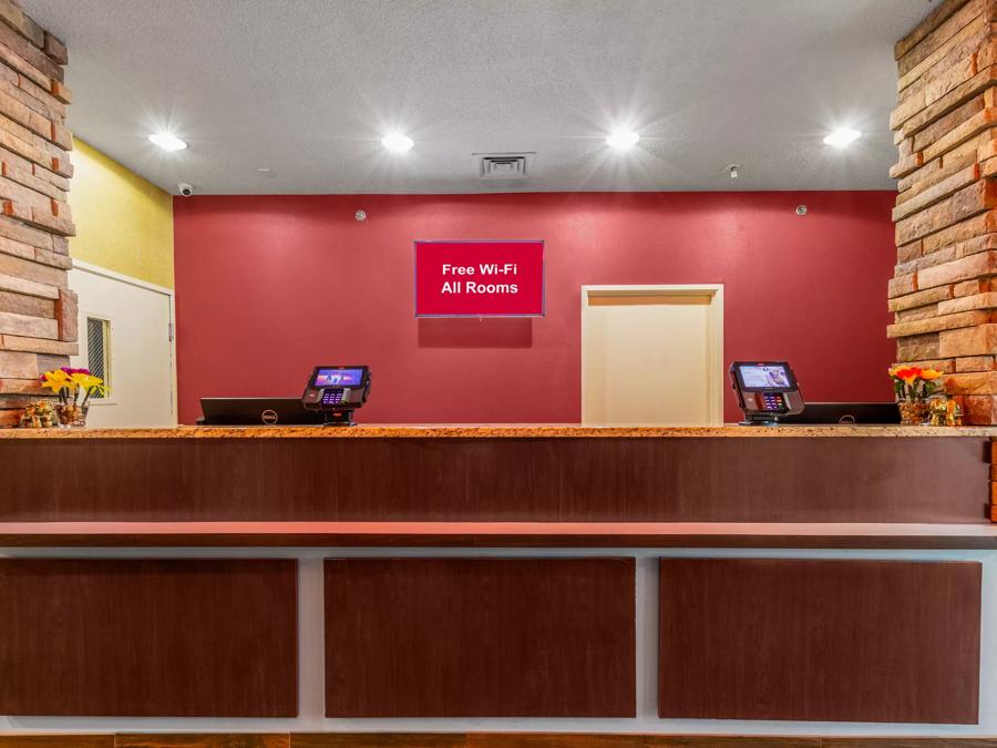 Red Roof Inn Georgetown, IN Front Desk Image