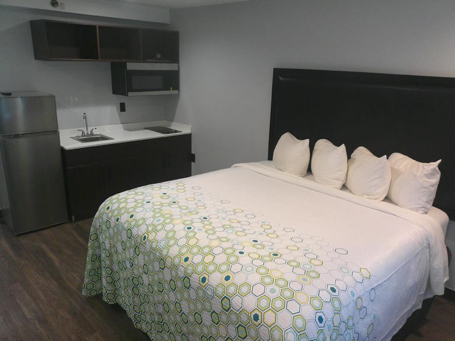 HTS1514_NS Studio 1King Larger Room 1 TEMP Approved 3-16-26_NE1KU_1 Image